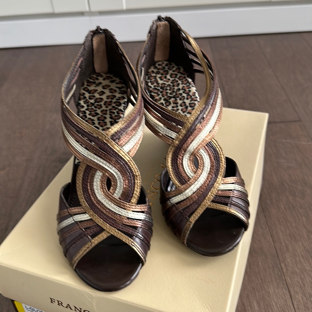 Franco Sarto Wedge heel shoes. Colour is Metallic Brown / gold. Size 6. EUC